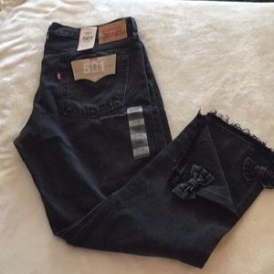 Levis cropped jeans raw hem W/ bow NWT
